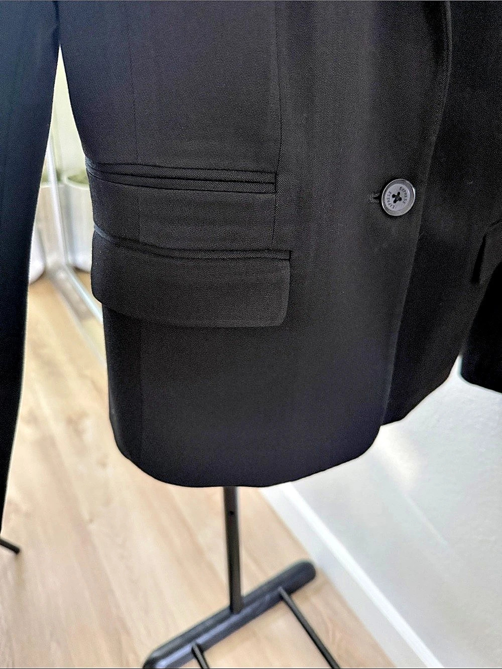 Express Columnist Black Suit Set - Picture 10 of 14